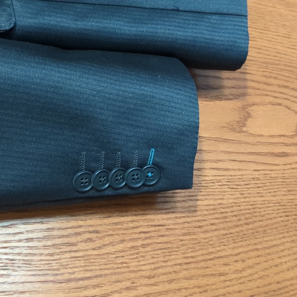 Men's English Laundry Suit - Picture 2 of 9